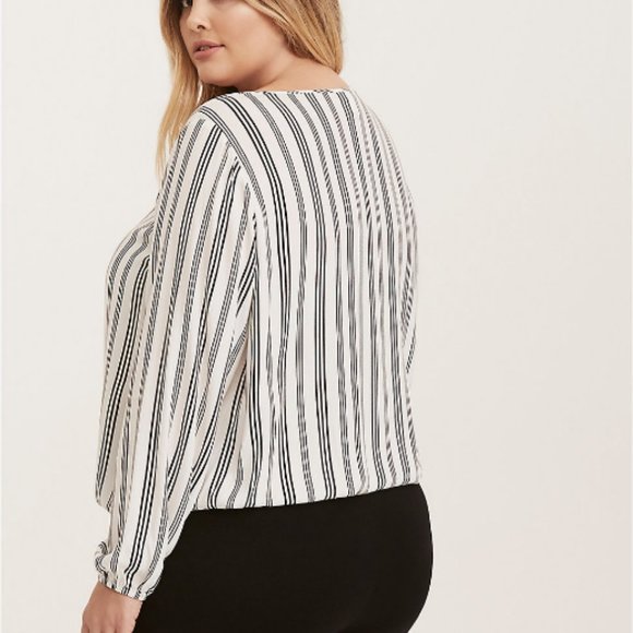 NWT Torrid White & Black Striped Surplice Top sz1 - Picture 8 of 8